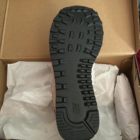 Women's New Balance Classics - Picture 2 of 3